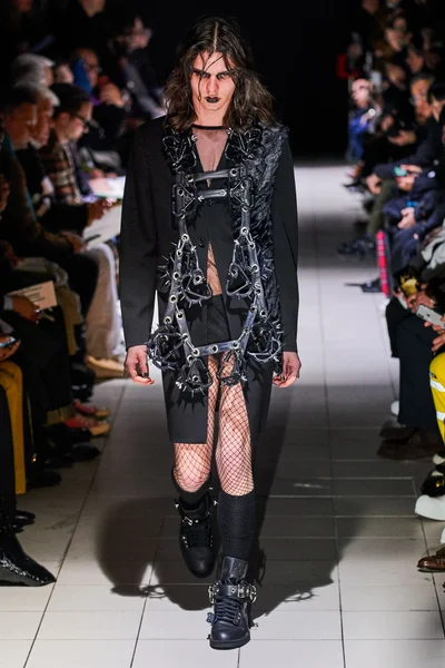 Look 7